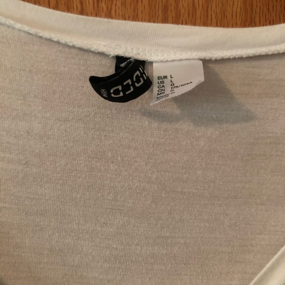 H&M Script A Initial Tee Large - Picture 4 of 4